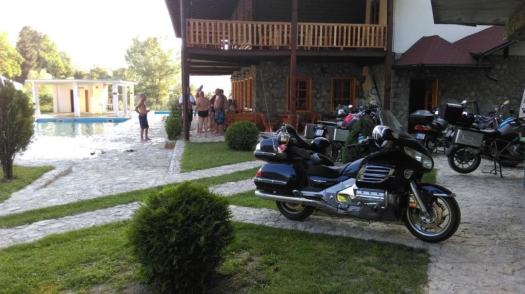 Hotel & Camping Etno Selo Vrelo Berane Kültér fotó